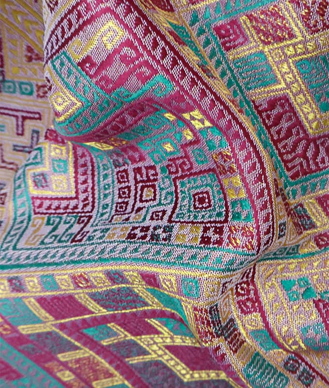 Hodvábna polyesterová žakárová tkanina pre thajský Pha Sinh Sarong